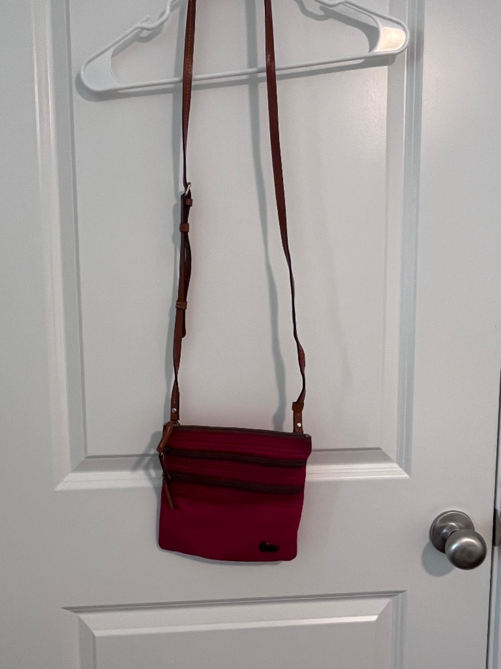 Red Dooney & Bourke nylon triple zip purse - Picture 2 of 6